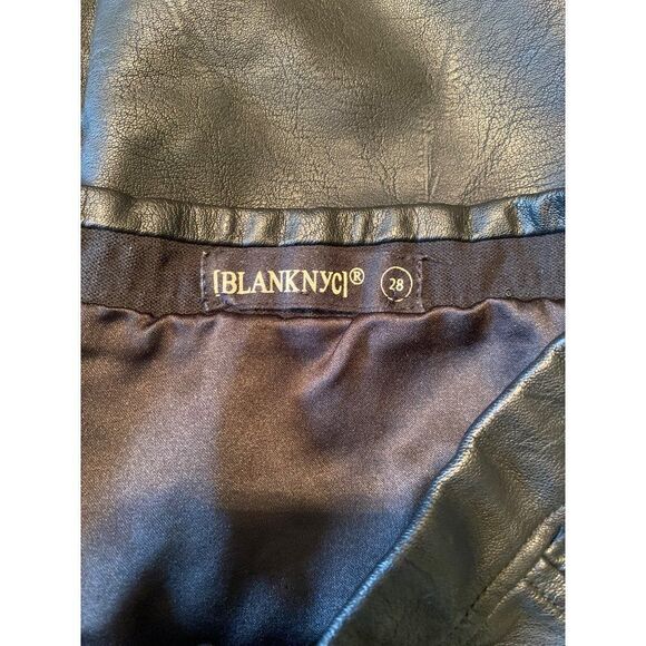 Blank NYC women's black faux leather y2k with braided side pockets mini skirt 28 - Picture 5 of 9
